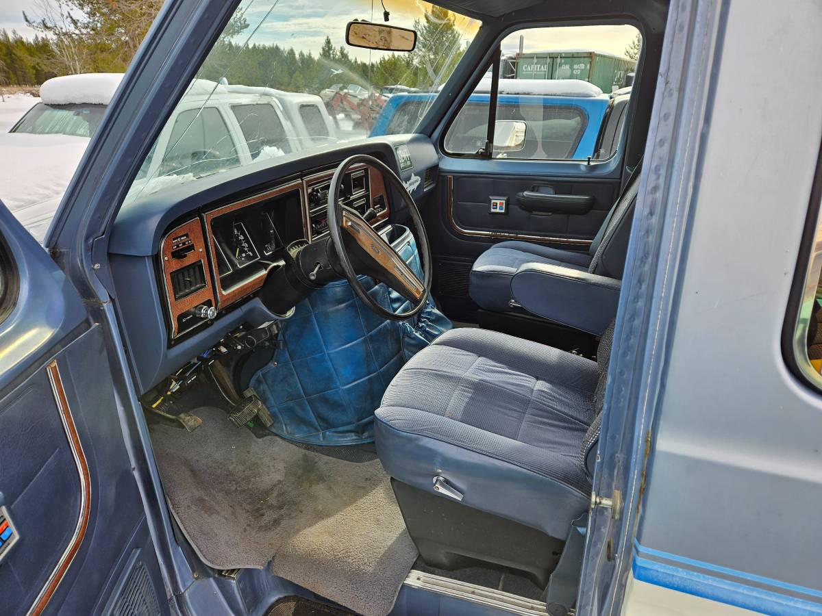 Ford-econoline-cargo-van-1986-blue-6