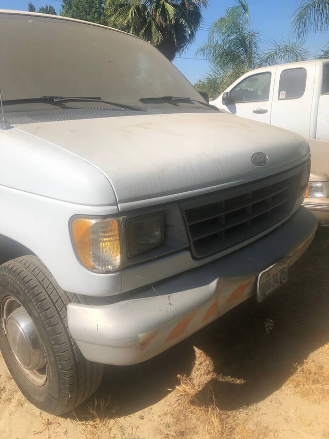 Ford-econoline-cargo-van-1993-white-1