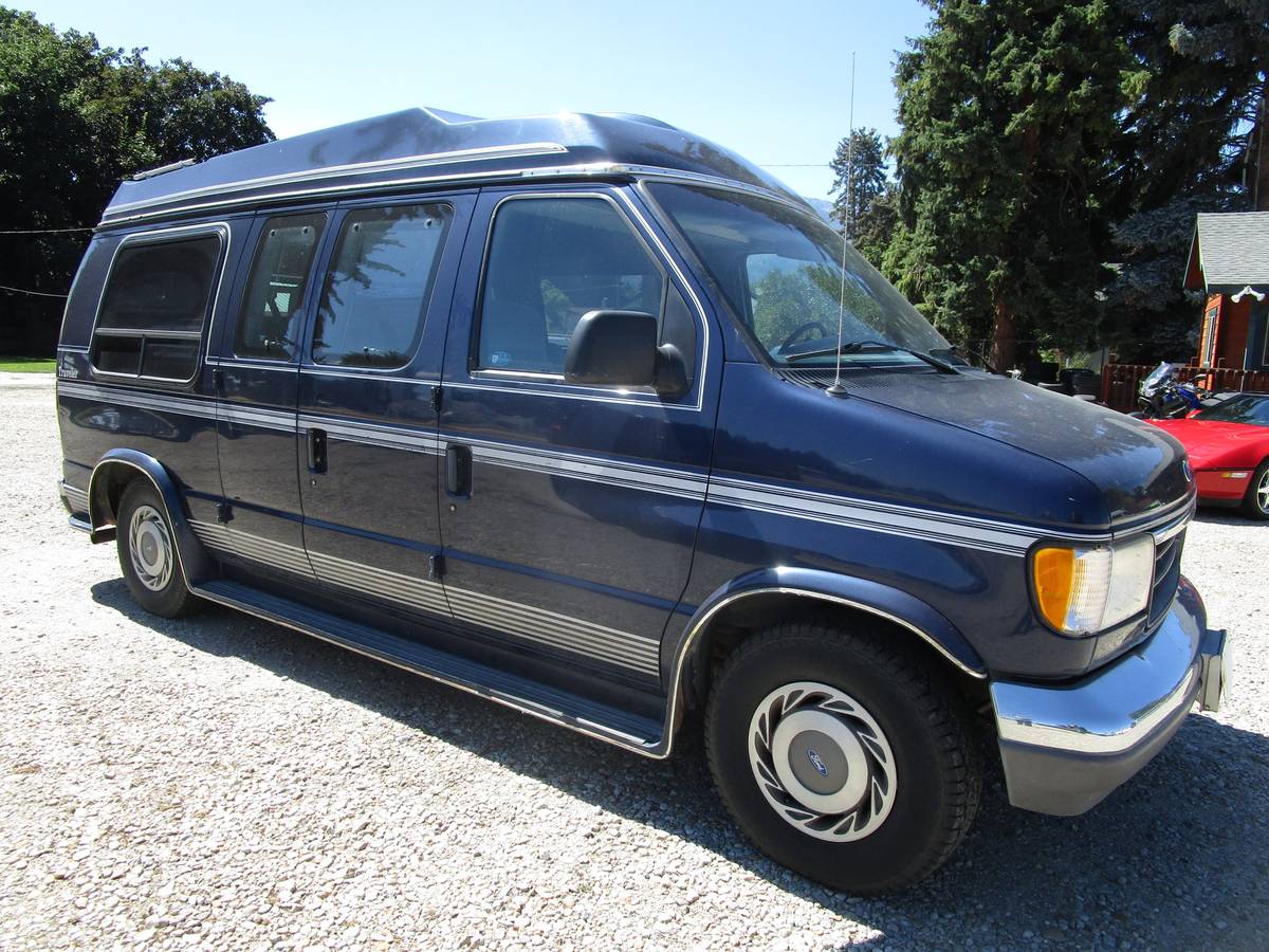 Ford-econoline-conversion-van-1995-blue-1