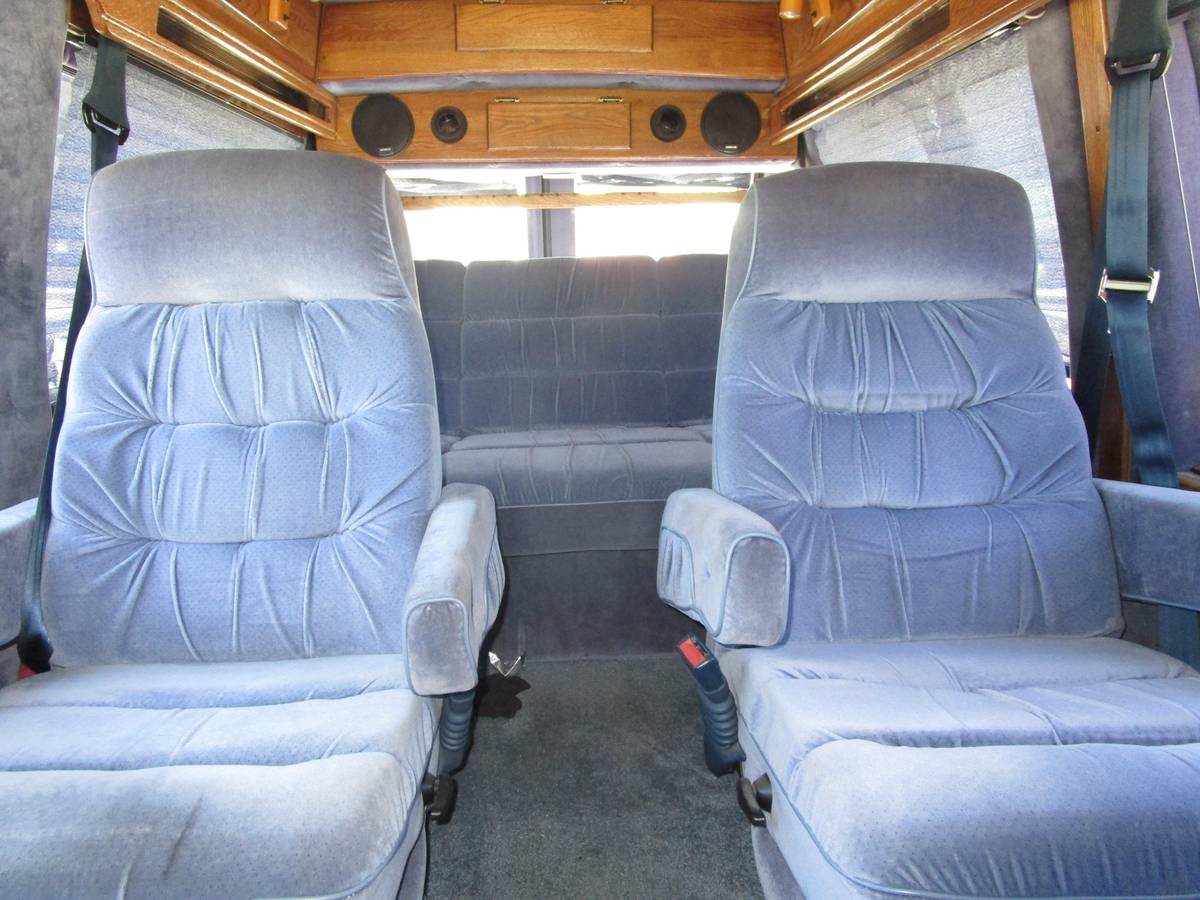 Ford-econoline-conversion-van-1995-blue-8