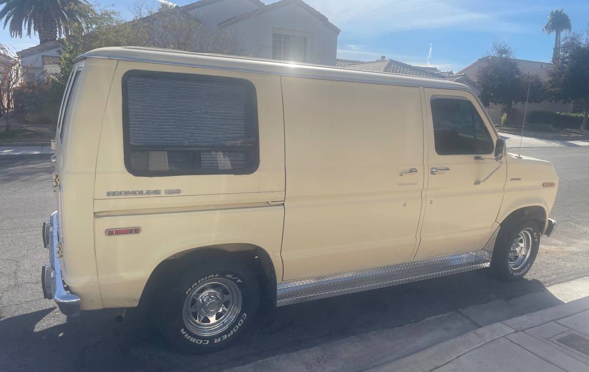 Ford-econoline-e150-1980-2