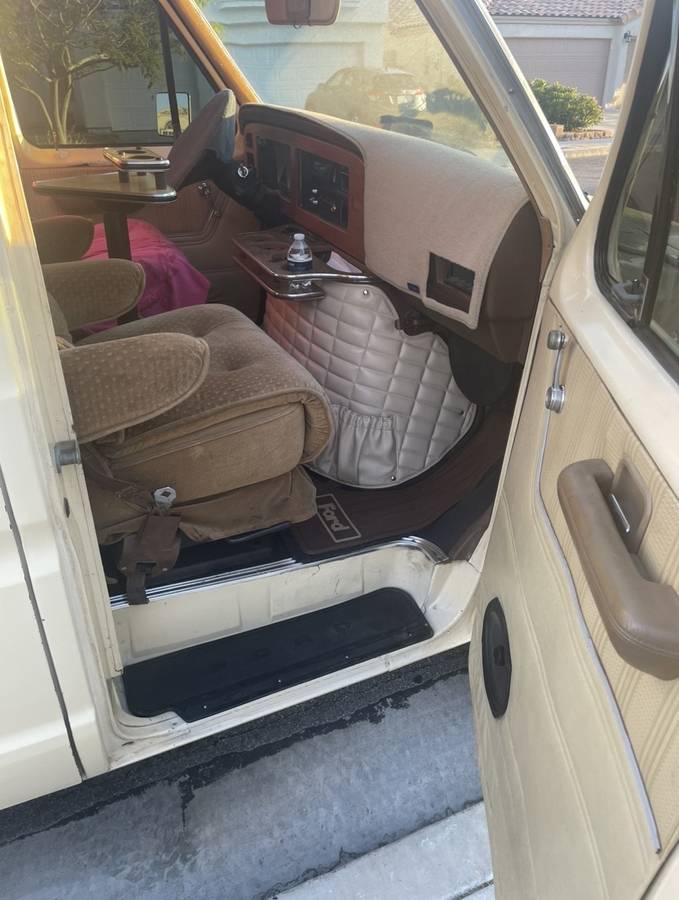 Ford-econoline-e150-1980-8