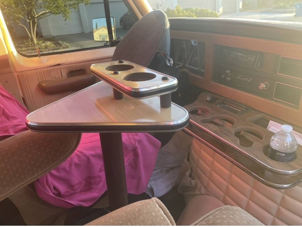 Ford-econoline-e150-1980-9