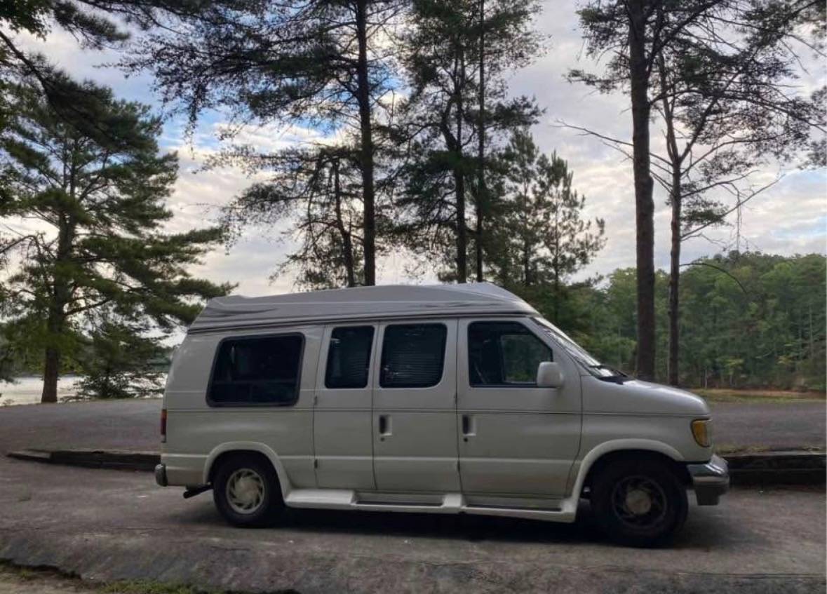 Ford-econoline-e150-1994-white-4