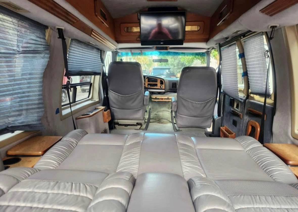 Ford-econoline-e150-1994-white-7