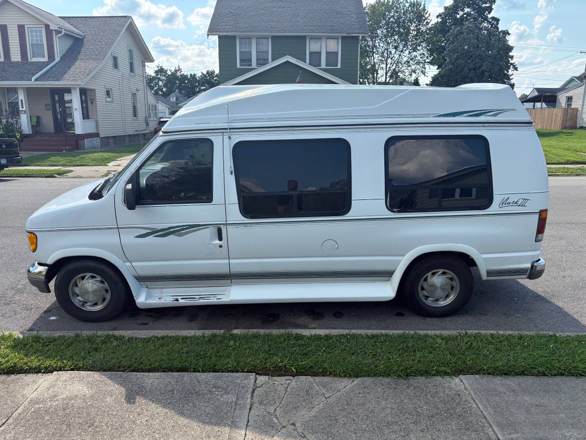 Ford-econoline-e150-conversion-van-1994-white-2