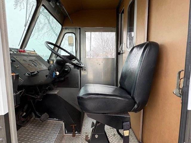 Ford-econoline-e450-cutaway-1986-6