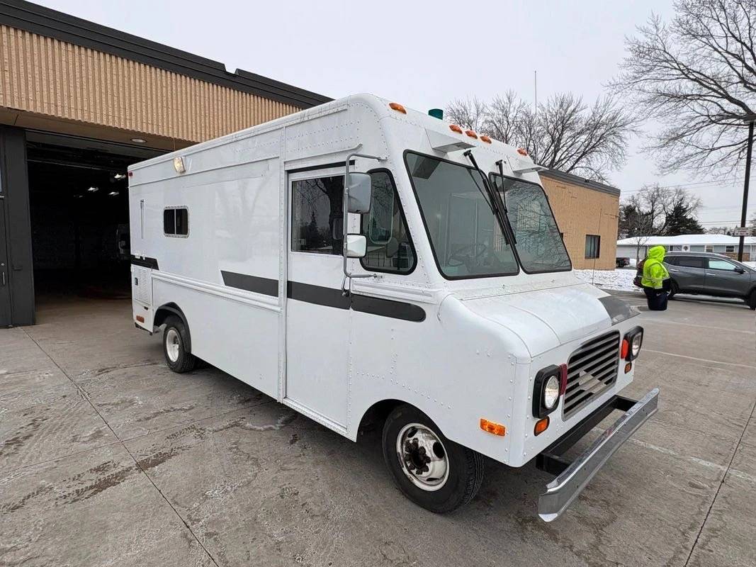 Ford-econoline-e450-cutaway-1986