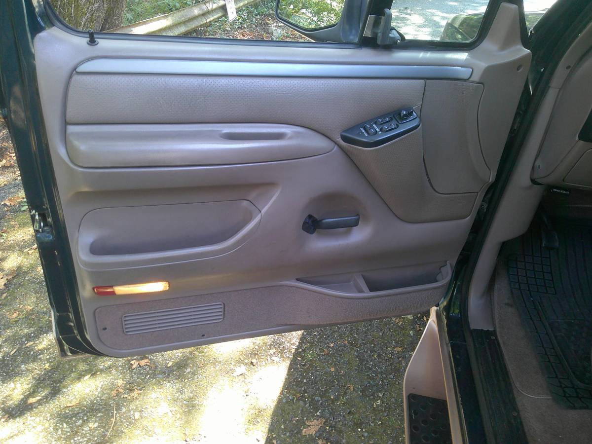 Ford-eddie-bauer-f150-1995-green-8
