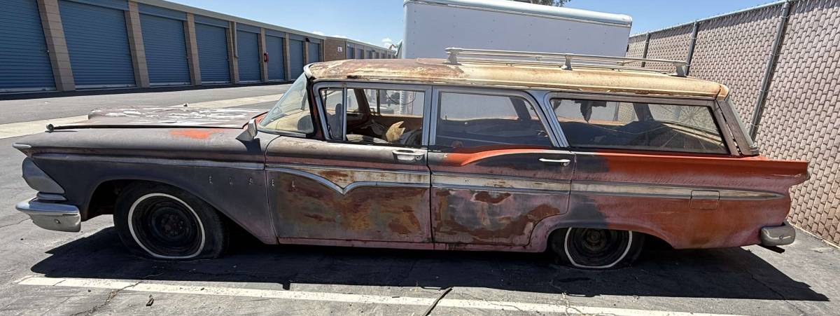 Ford-edsel-wagon-1959-red-11