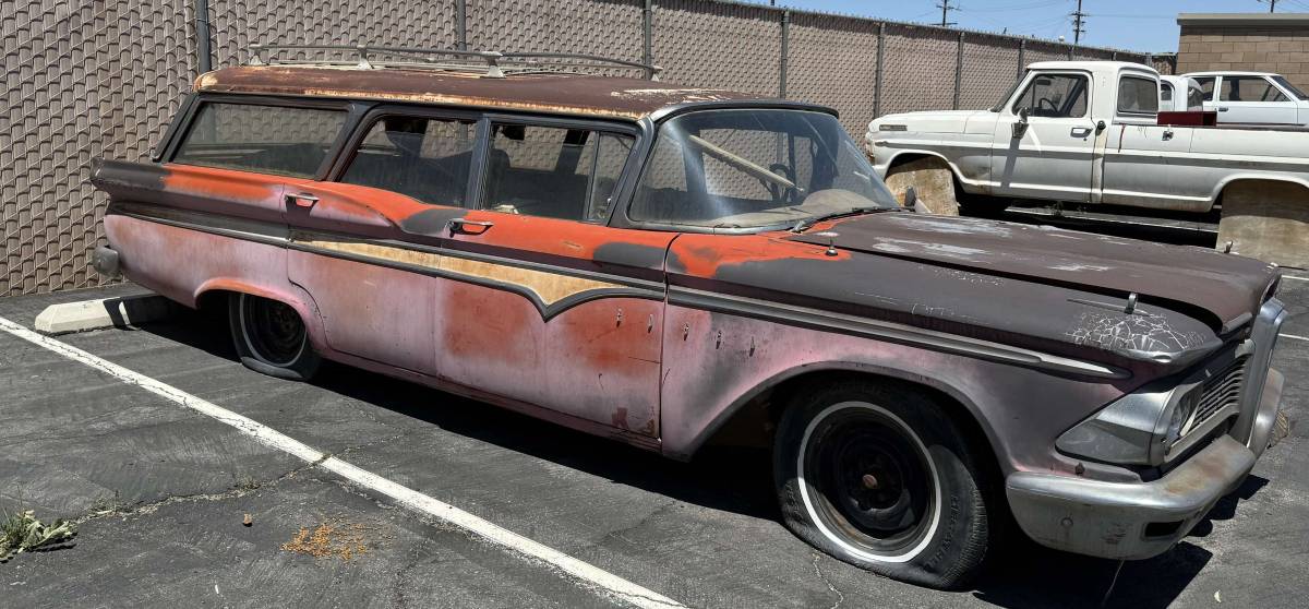 Ford-edsel-wagon-1959-red