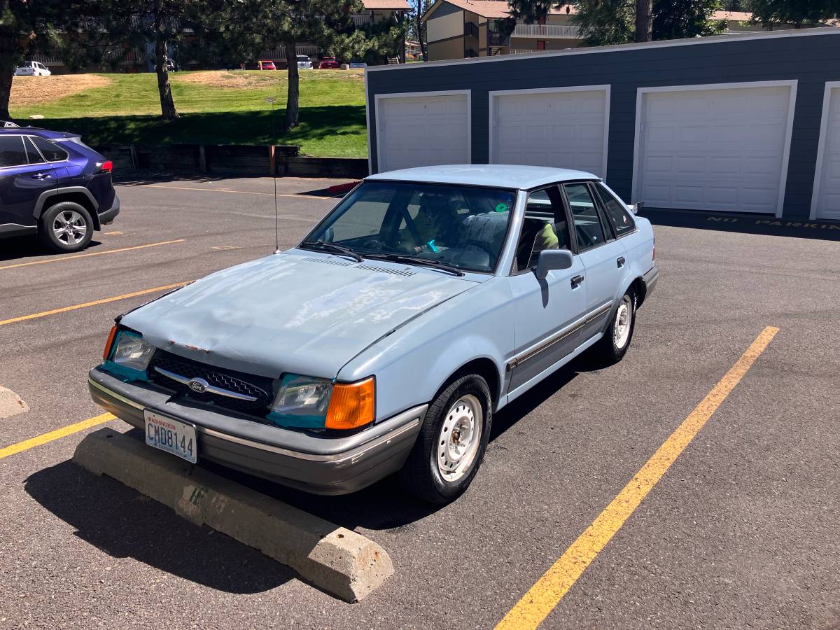 Ford-escape-1990-blue