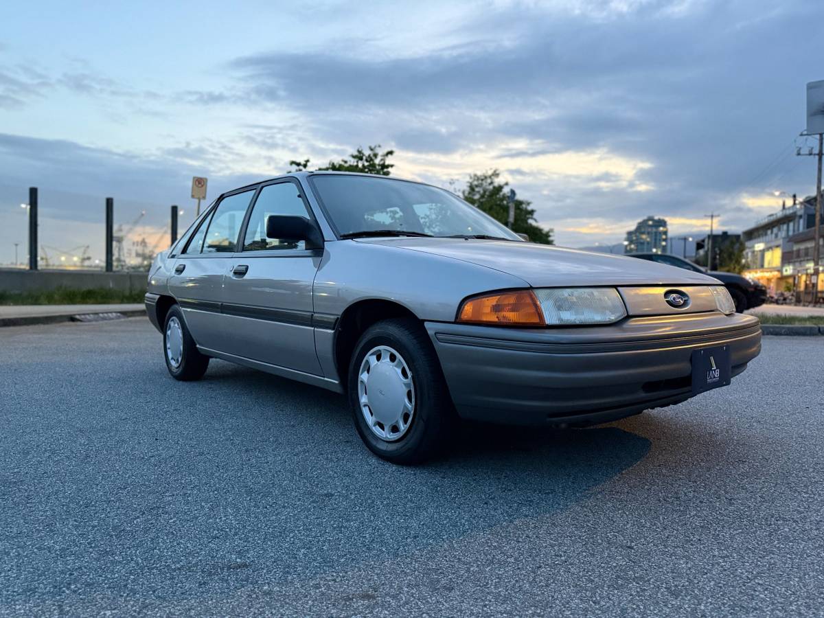 Ford-escort-lx-1991-1