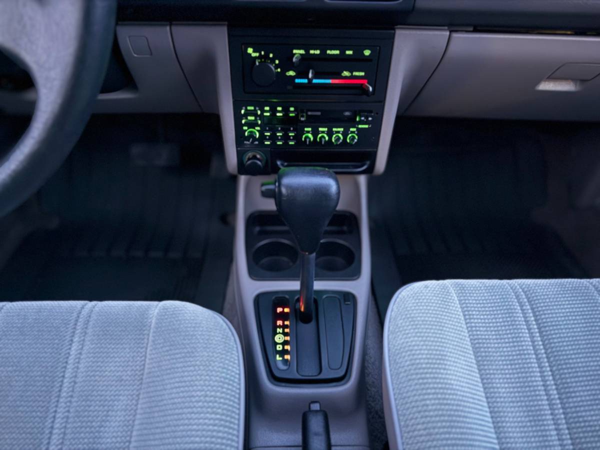 Ford-escort-lx-1991-10