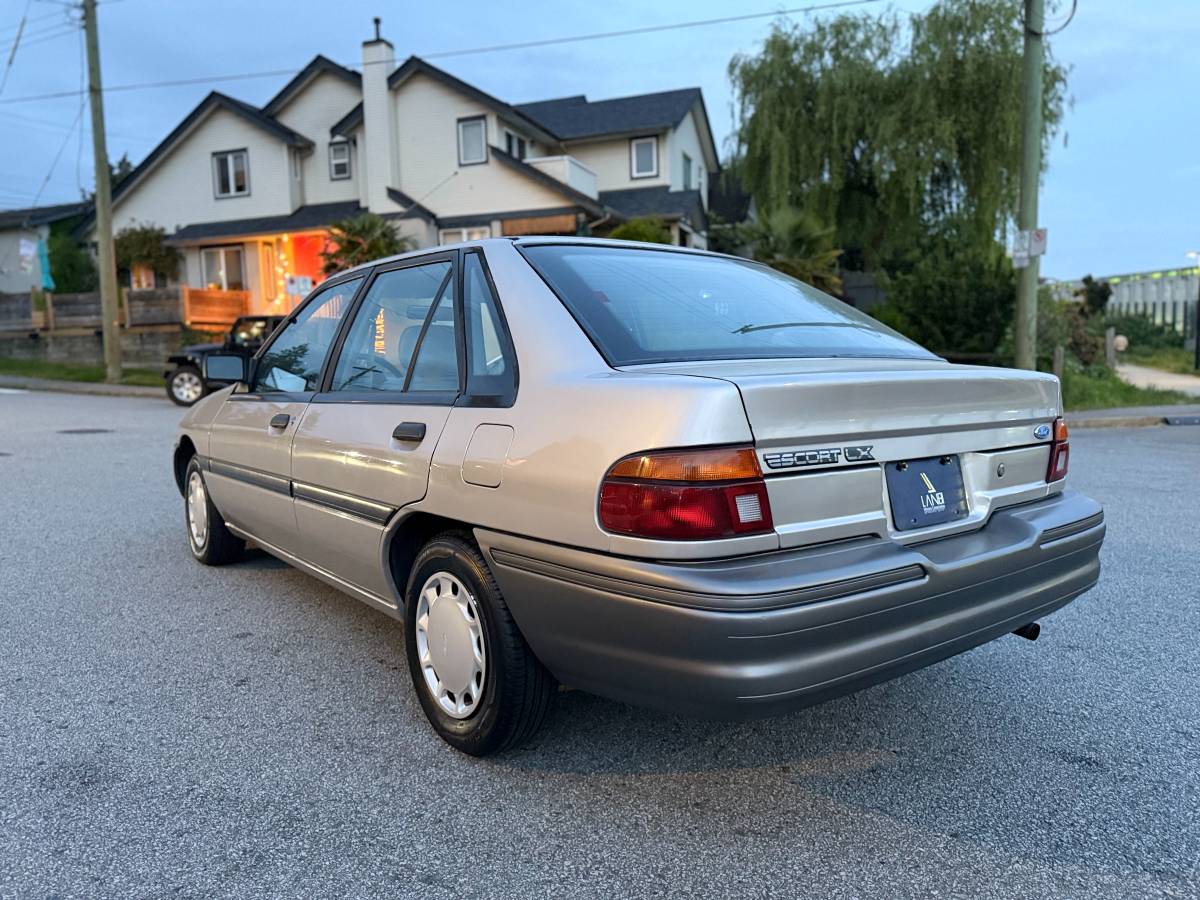 Ford-escort-lx-1991-2