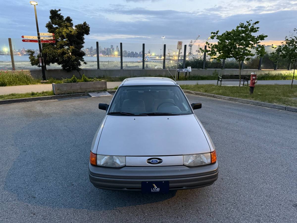 Ford-escort-lx-1991-22