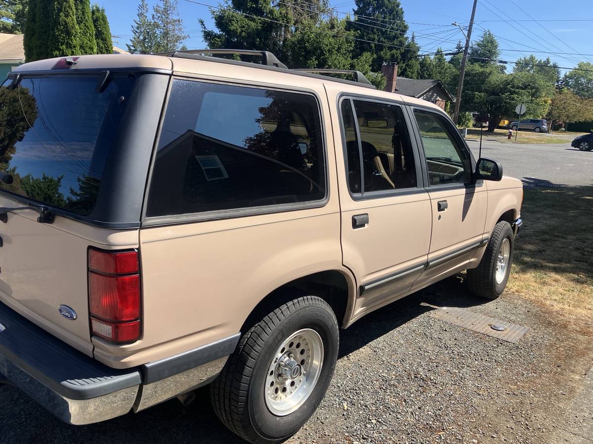 Ford-explorer-1992-brown-7