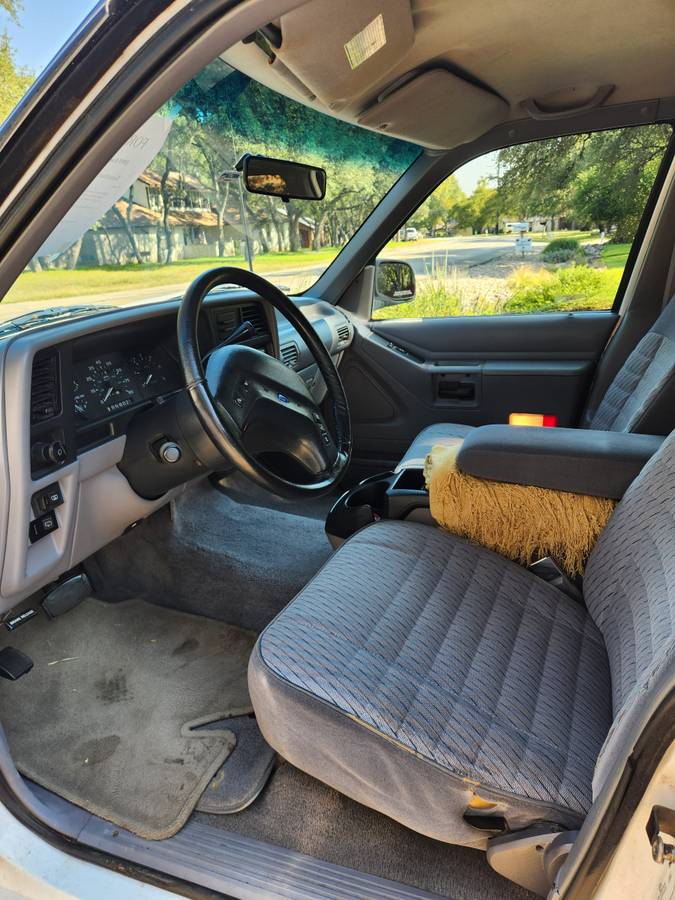 Ford-explorer-1993-white-2