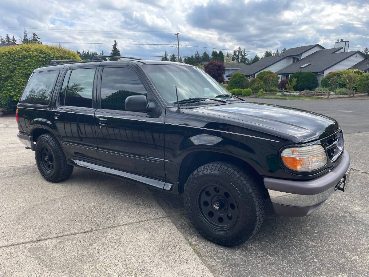 Ford-explorer-1995-black-2