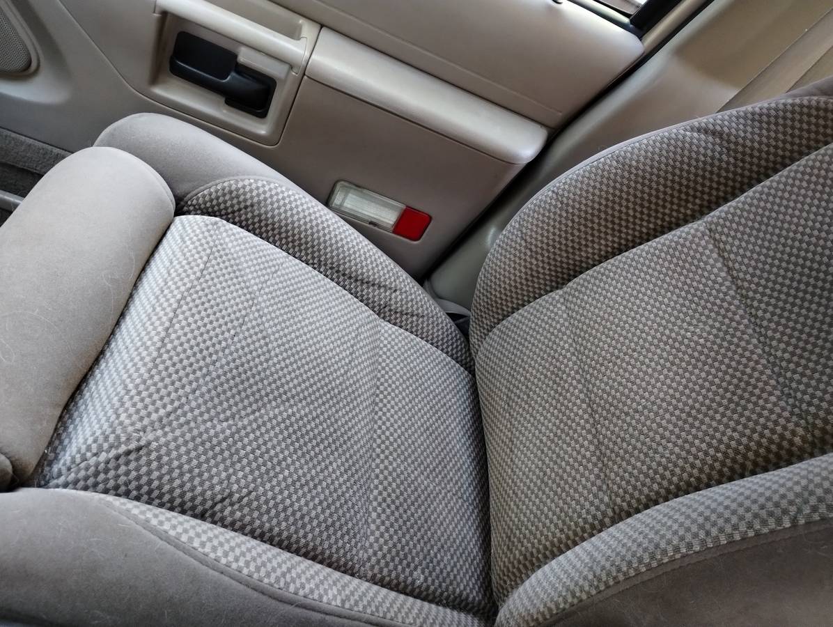 Ford-explorer-xlt-1994-custom-10