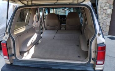 Ford-explorer-xlt-1994-custom-18