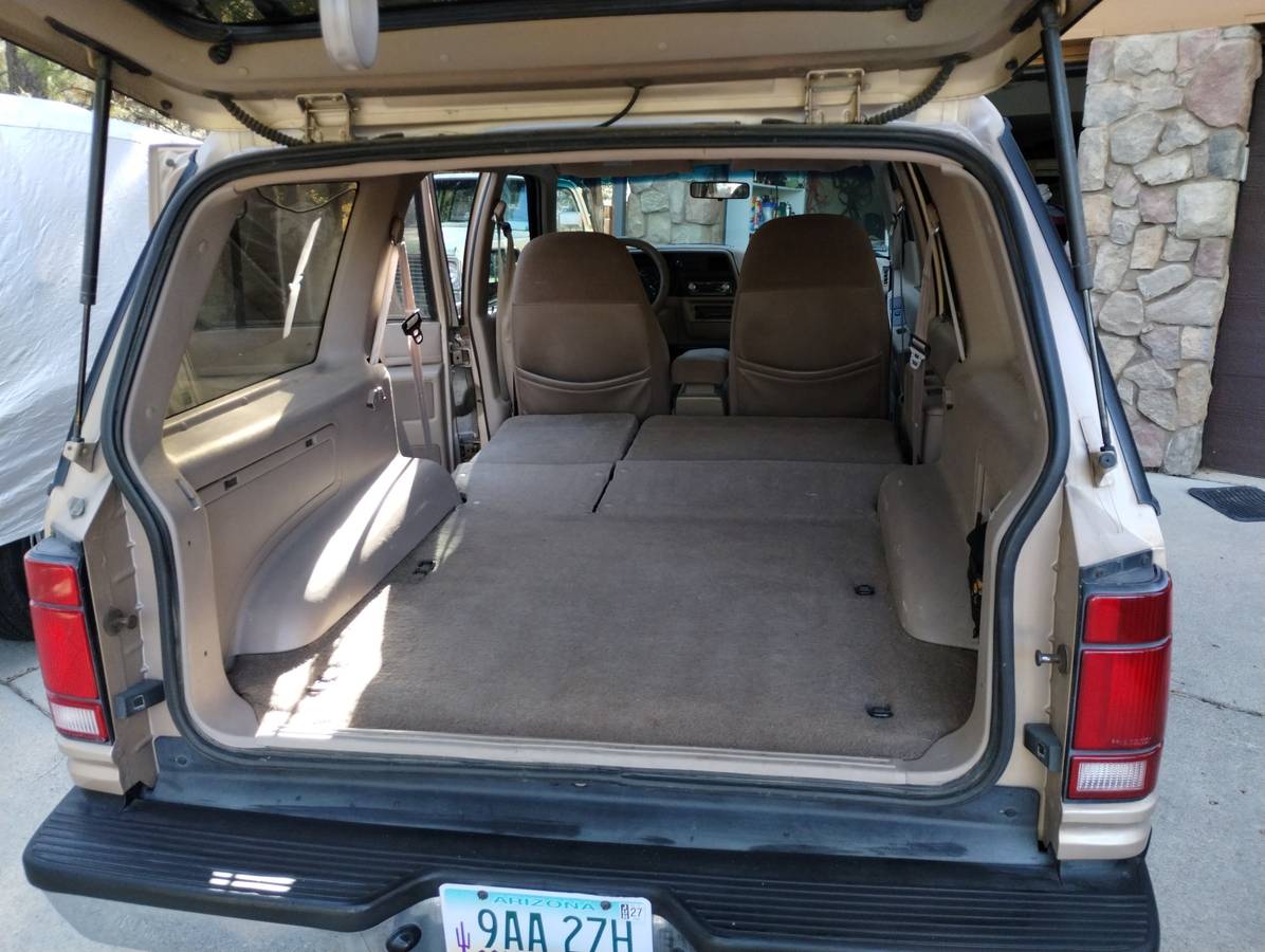 Ford-explorer-xlt-1994-custom-19