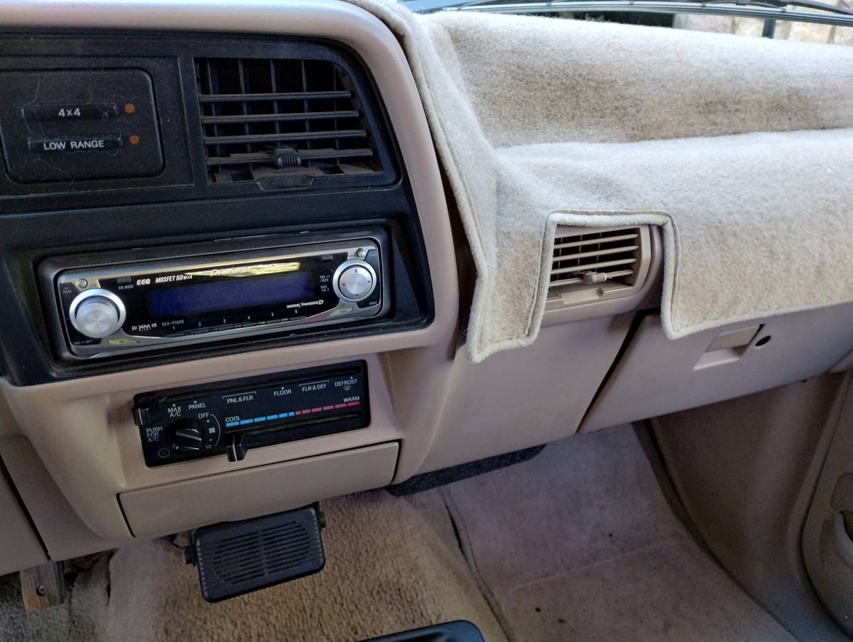 Ford-explorer-xlt-1994-custom-8