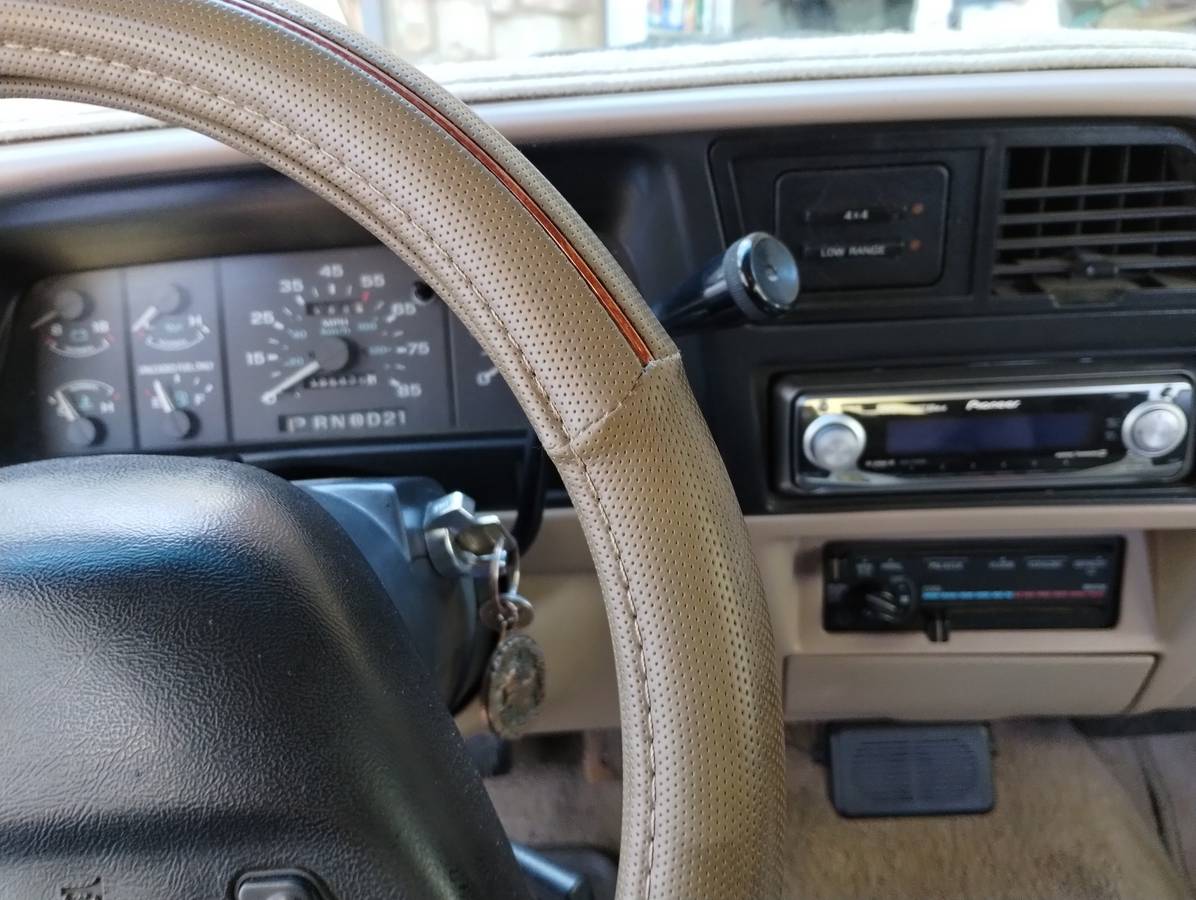 Ford-explorer-xlt-1994-custom-9