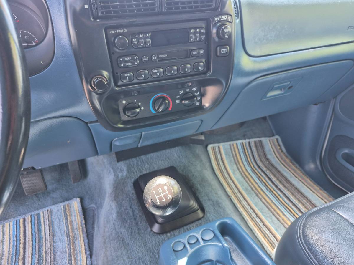Ford-explorer-xlt-1995-23
