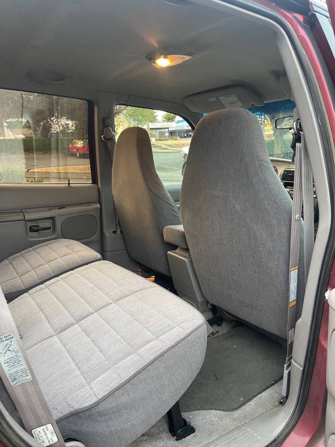 Ford-explorer-xlt-1995-red-12