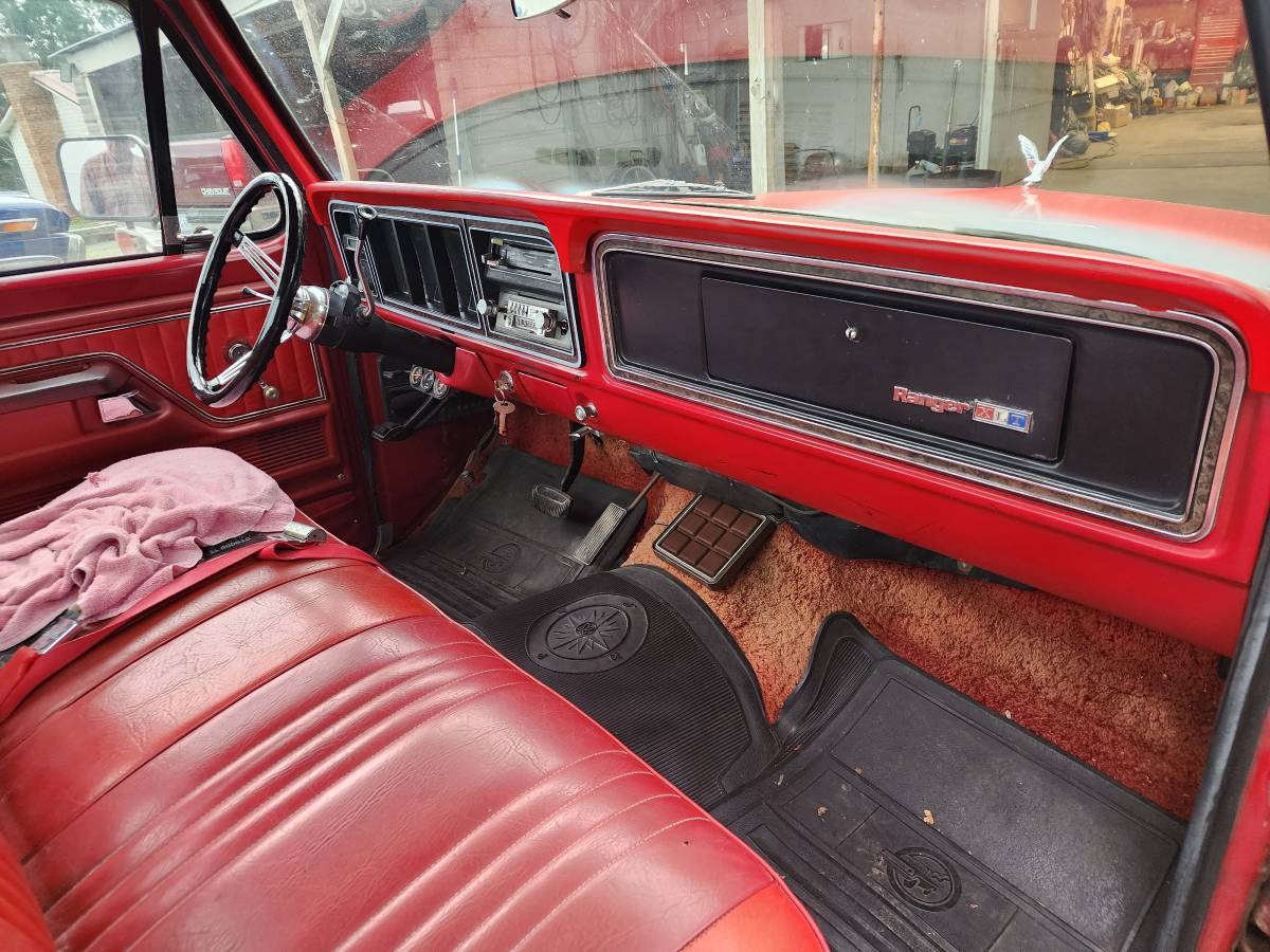 Ford-f-100-1976-red-8