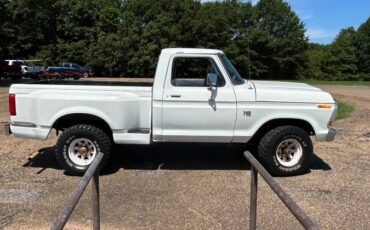 Ford-f-100-4x4-1976-white-1