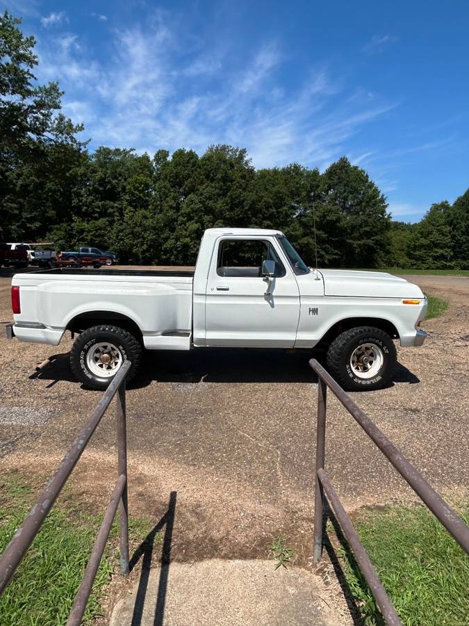Ford-f-100-4x4-1976-white-1