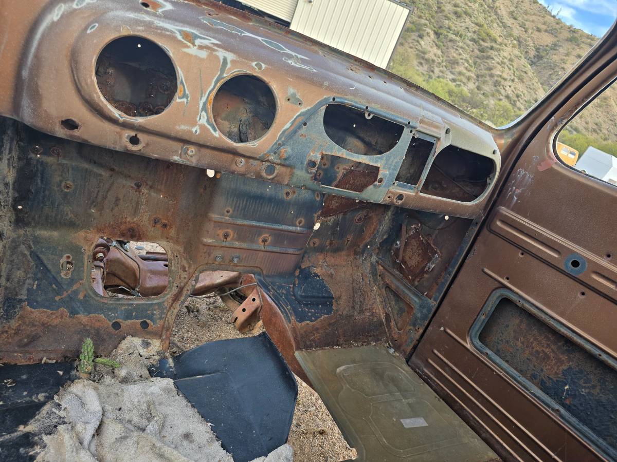 Ford-f-150-1952-brown-9