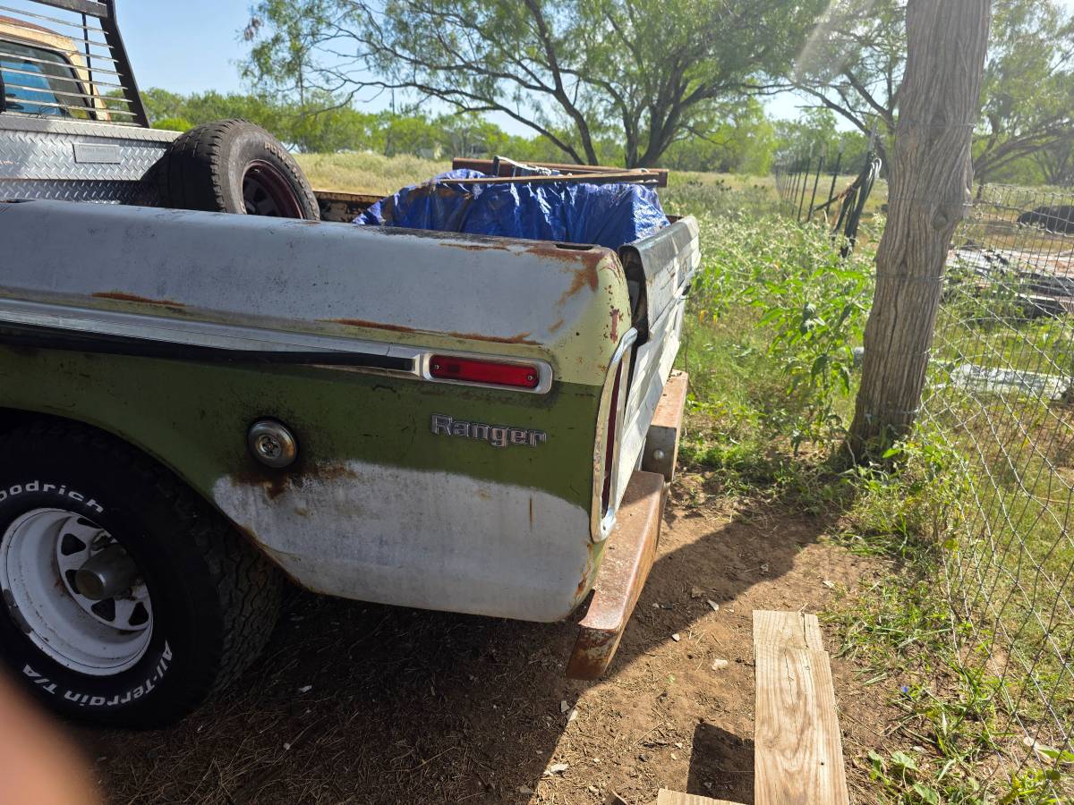 Ford-f-150-1975-green-5