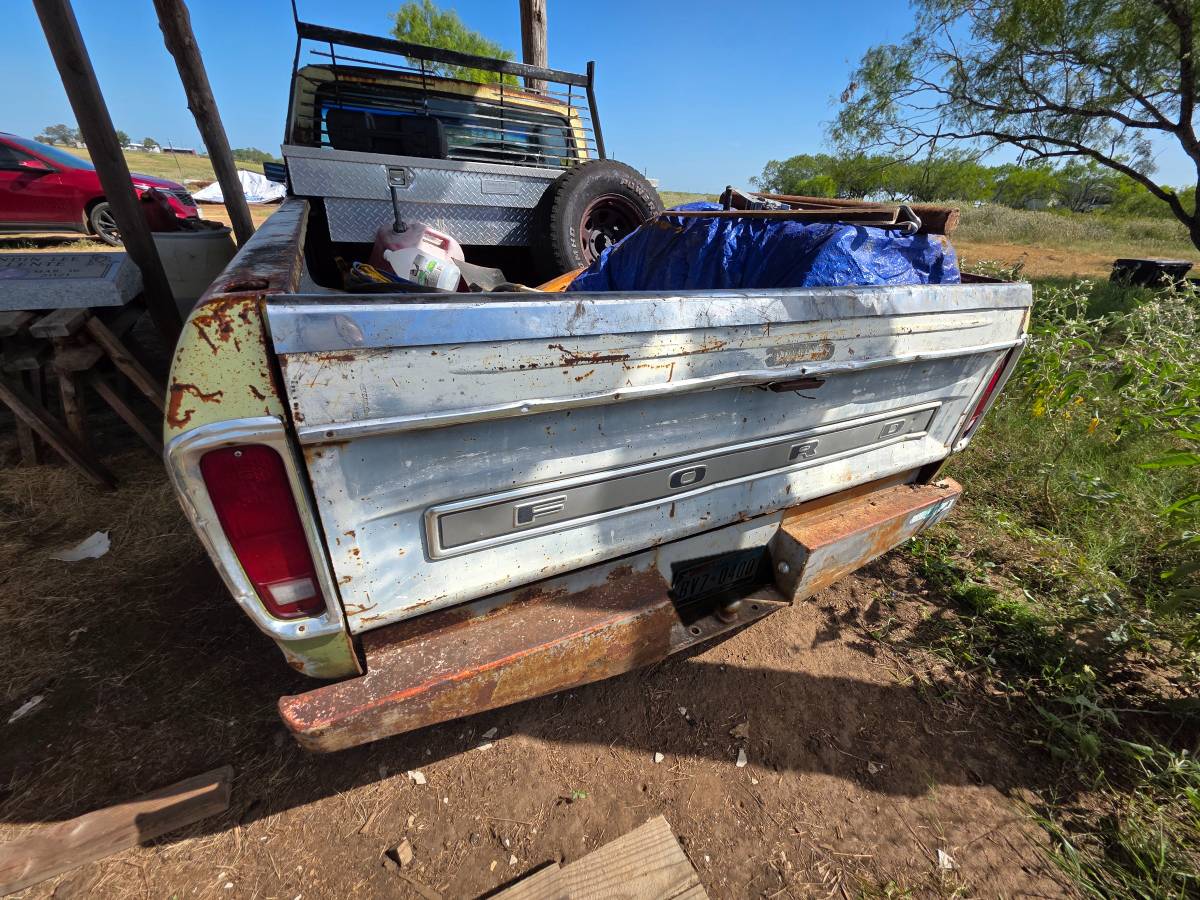 Ford-f-150-1975-green-6