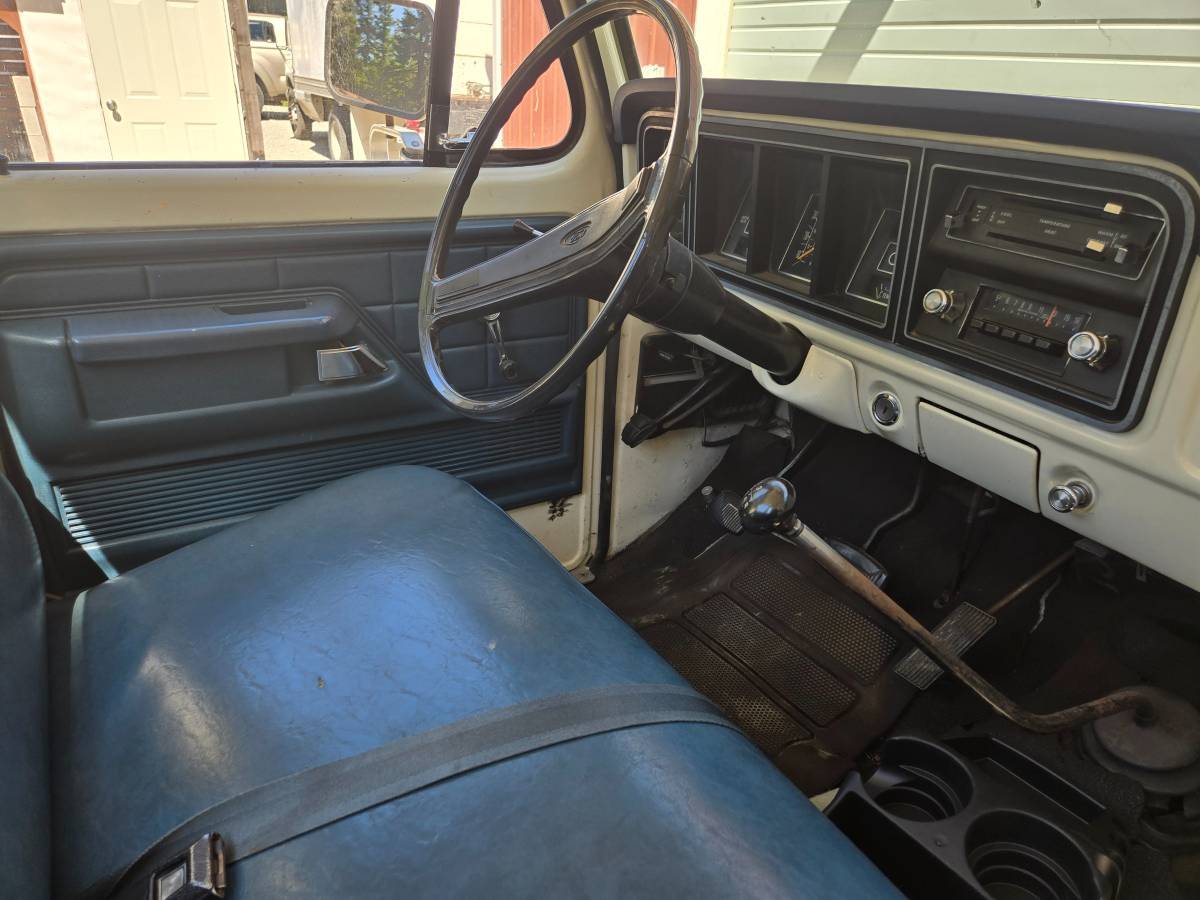 Ford-f-150-1977-white-6