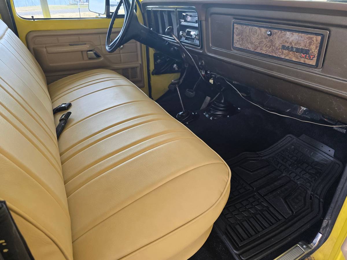 Ford-f-150-1979-yellow-1
