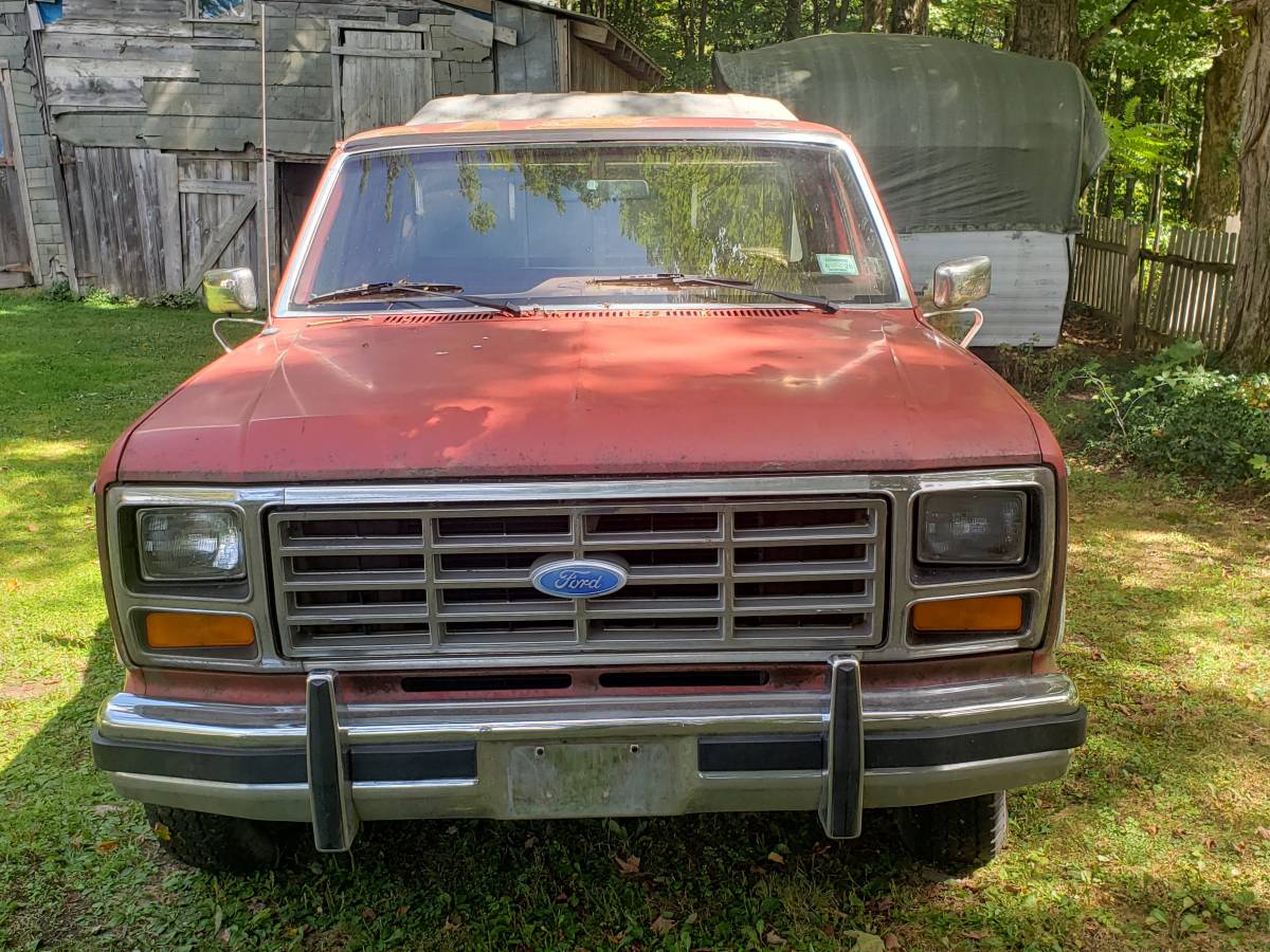 Ford-f-150-1983-red-3