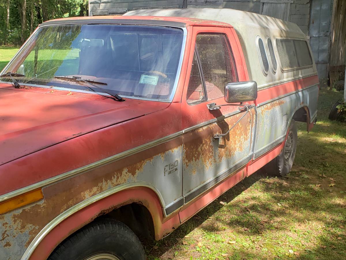 Ford-f-150-1983-red-4