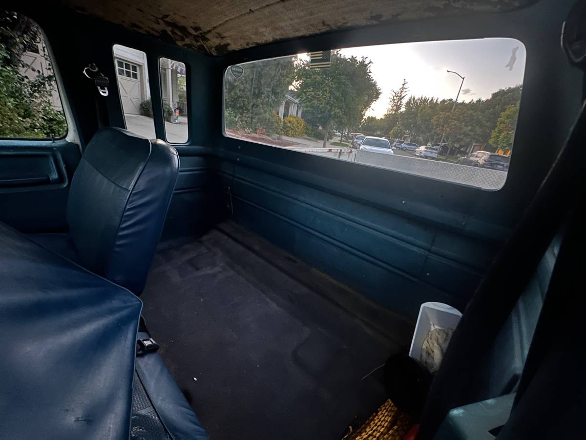 Ford-f-150-1984-white-12