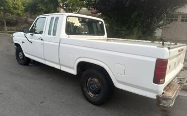 Ford-f-150-1984-white-8