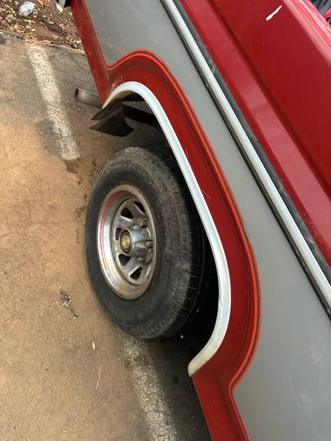 Ford-f-150-1985-red-8