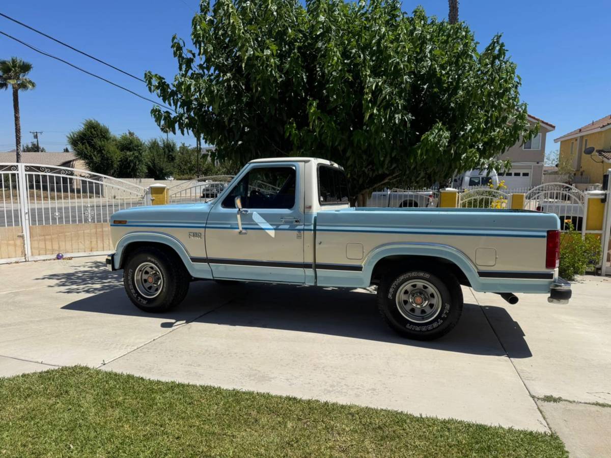 Ford-f-150-1986-blue-7