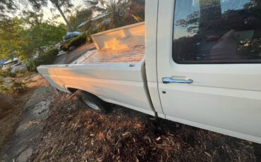 Ford-f-150-1986-white-3