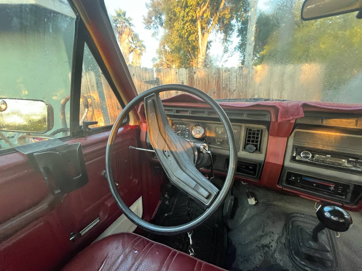 Ford-f-150-1986-white-5