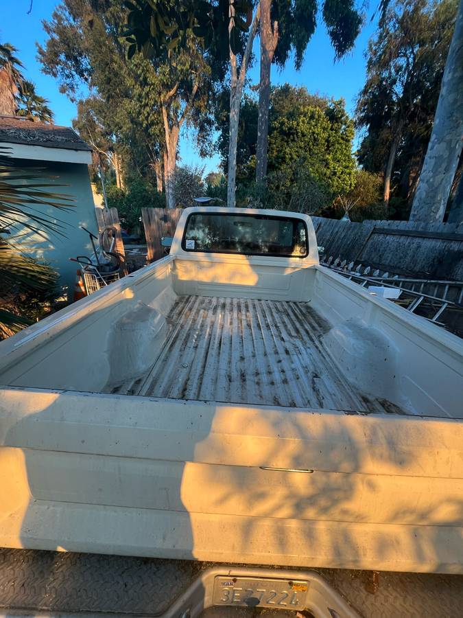 Ford-f-150-1986-white-8