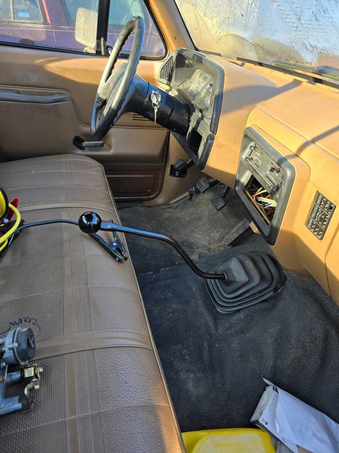 Ford-f-150-1987-brown-1