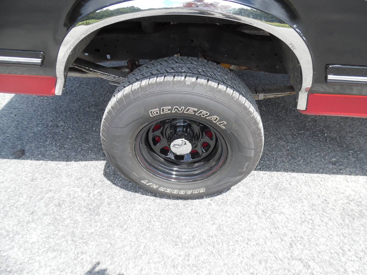 Ford-f-150-1988-black-9
