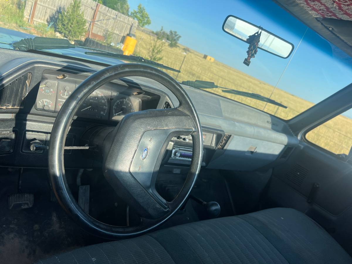 Ford-f-150-1989-silver-3
